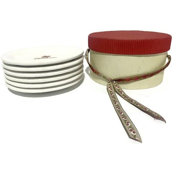 Williams Sonoma Holiday Dessert Plates With Storage Case 6.25" Set of Six - Picture 2 of 16